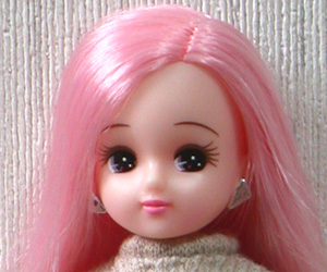 お人形教室ピンク髪
